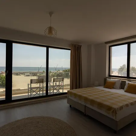 Apartment La Malul Marii *