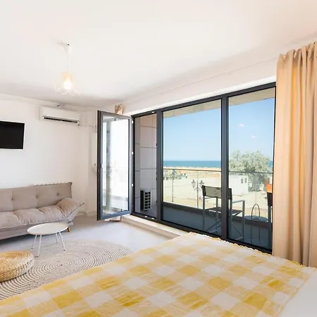 La Malul Marii Apartment